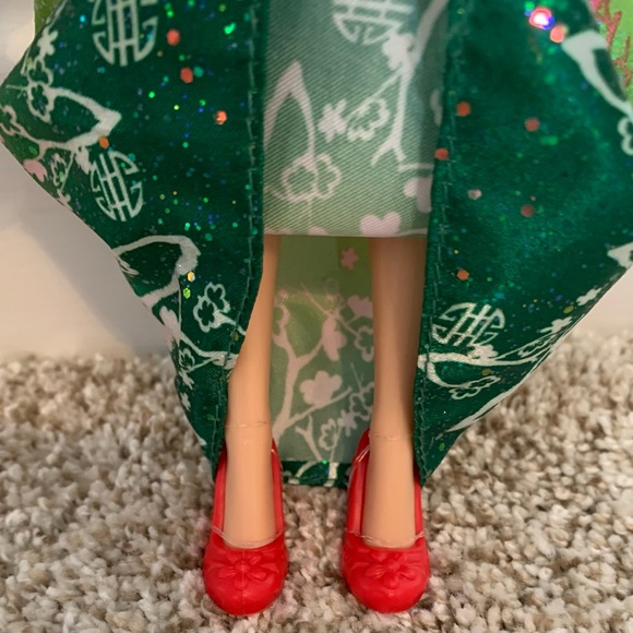 DISNEY PRINCESS MULAN ROYAL SHIMMER DOLL - Picture 3 of 5